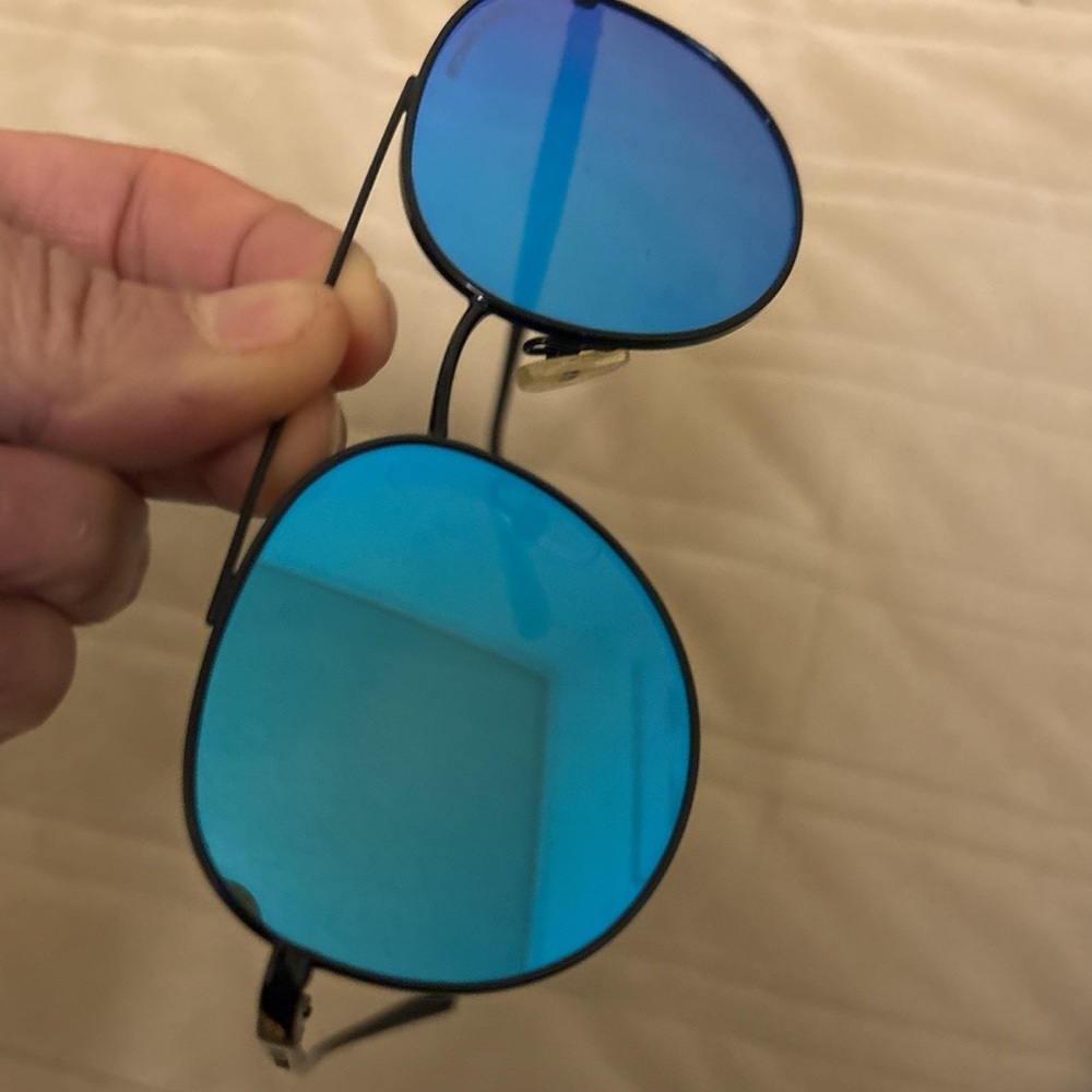 Michael Kors Lon rounded Sunglasses - Picture 3 of 4